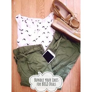 NWOT {KHAKI CROPPED PANTS}